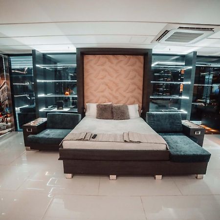 1Million Luxury Suites Медельїн Екстер'єр фото