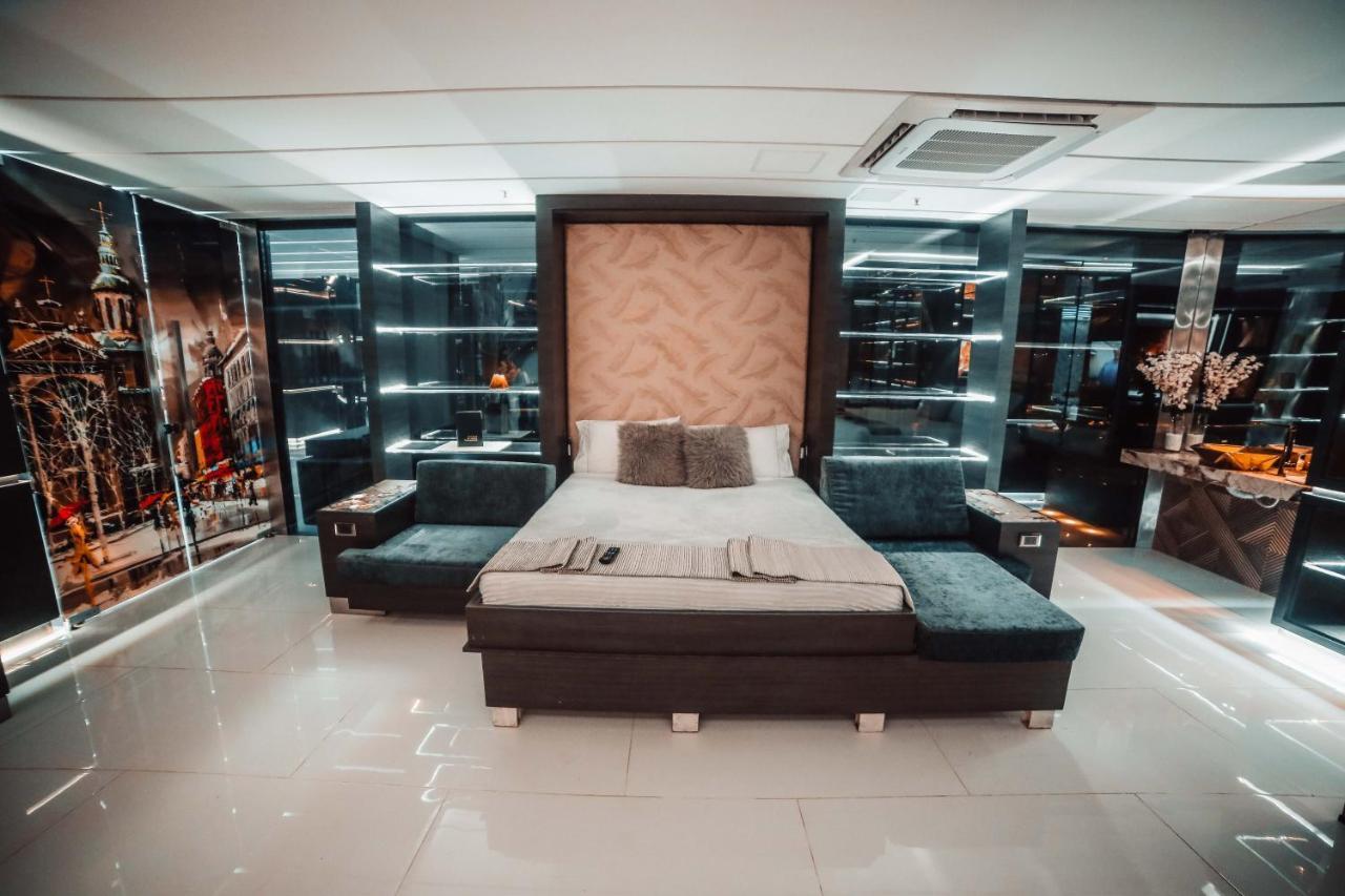 1Million Luxury Suites Медельїн Екстер'єр фото