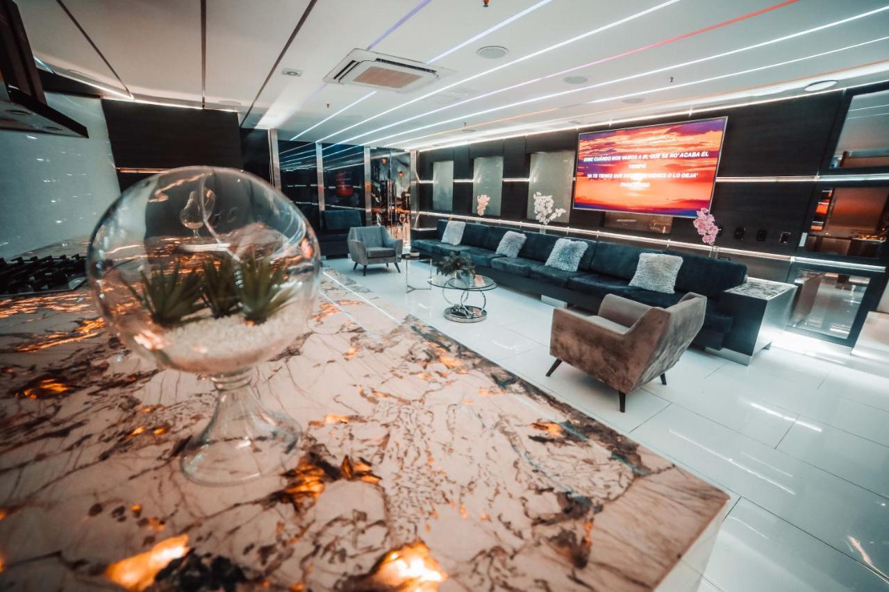 1Million Luxury Suites Медельїн Екстер'єр фото