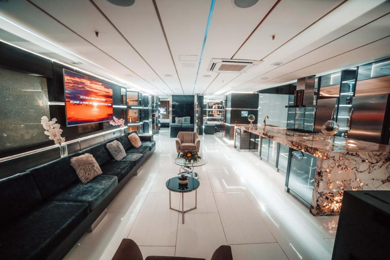 1Million Luxury Suites Медельїн Екстер'єр фото