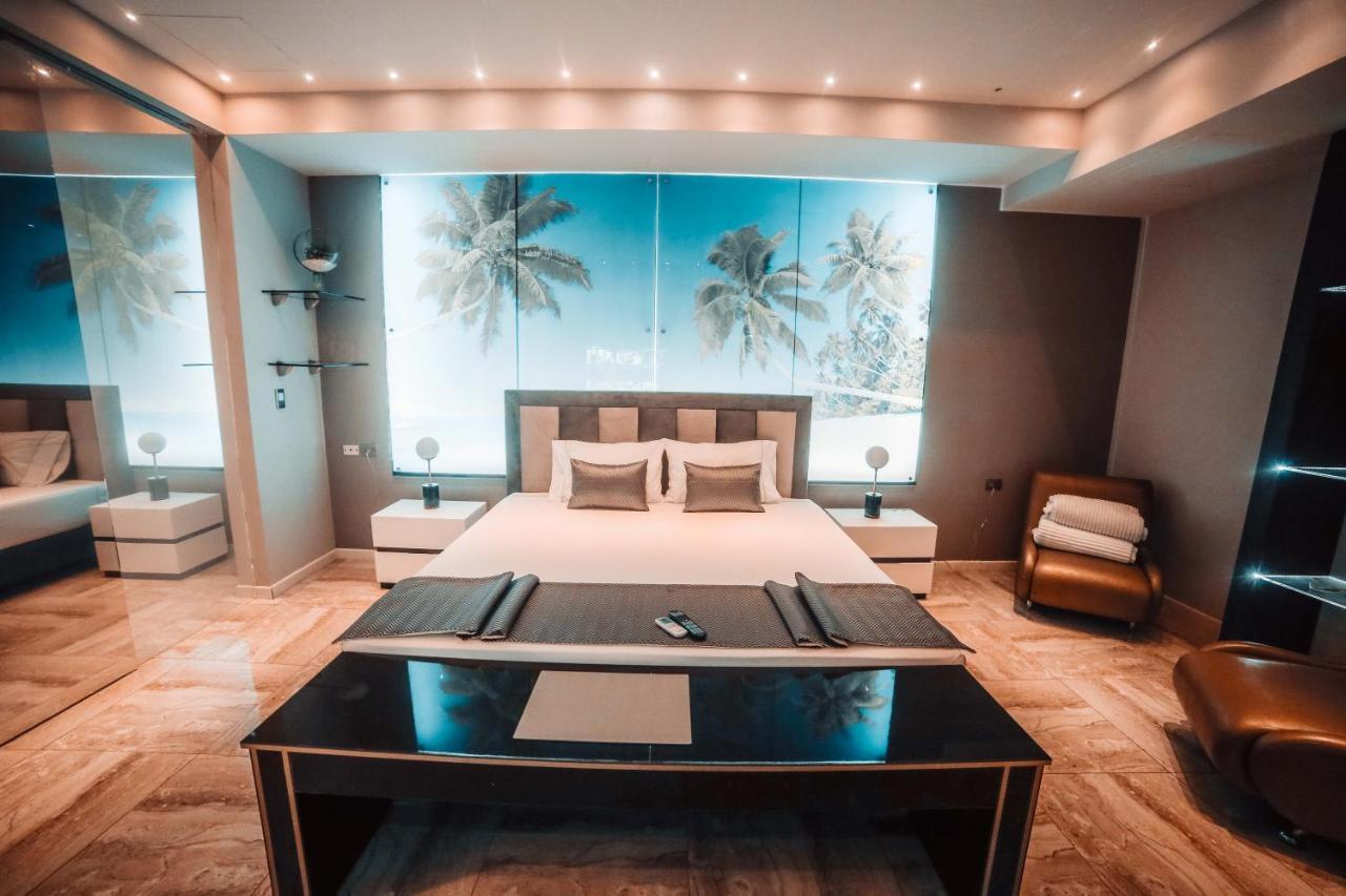 1Million Luxury Suites Медельїн Екстер'єр фото