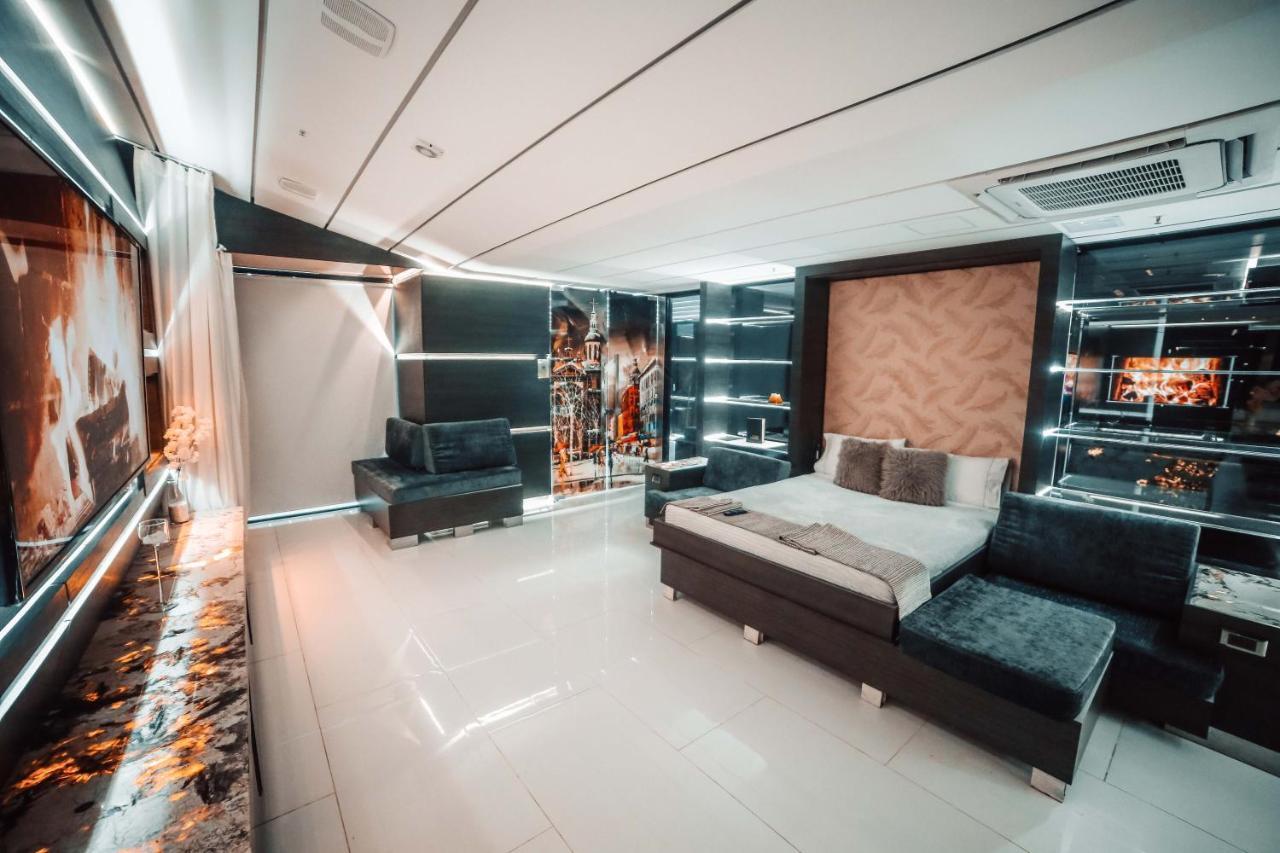 1Million Luxury Suites Медельїн Екстер'єр фото