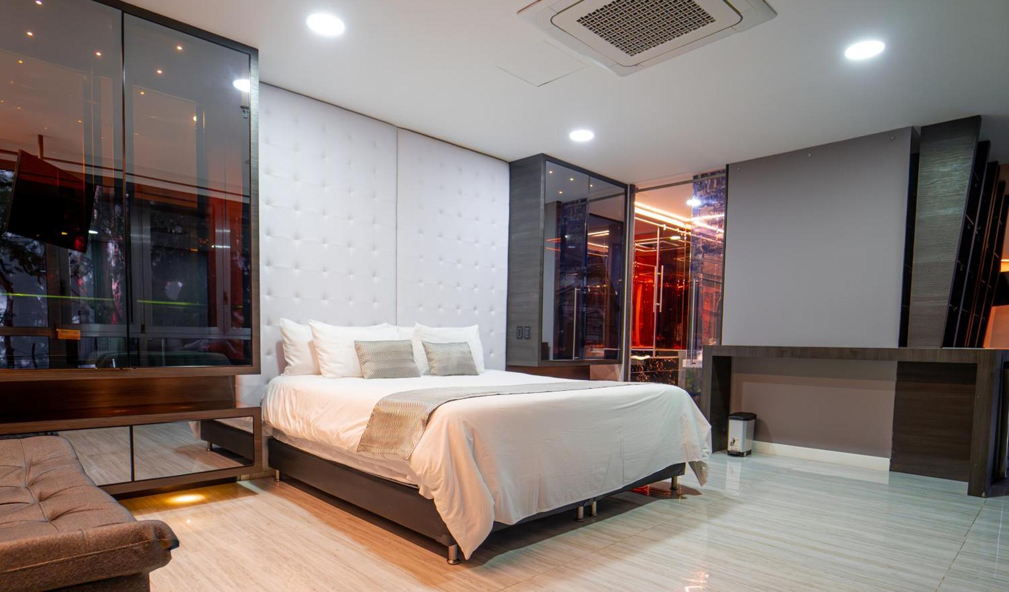1Million Luxury Suites Медельїн Екстер'єр фото